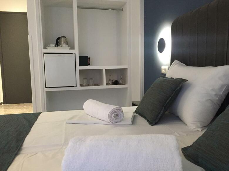 Adamakis Hotel