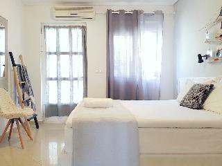 Angelos Apartments