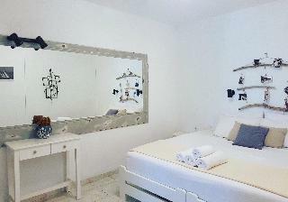 Angelos Apartments
