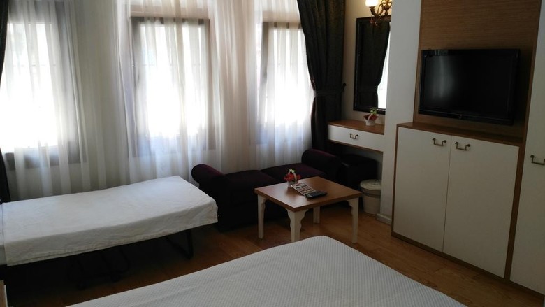 Jakaranda Hotel