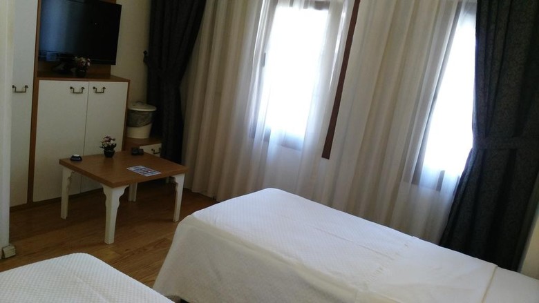 Jakaranda Hotel