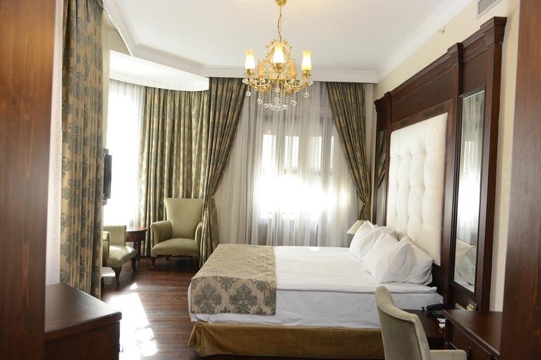 Atik Palas Hotel