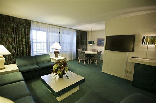 Hotel Murray Hill East Suites