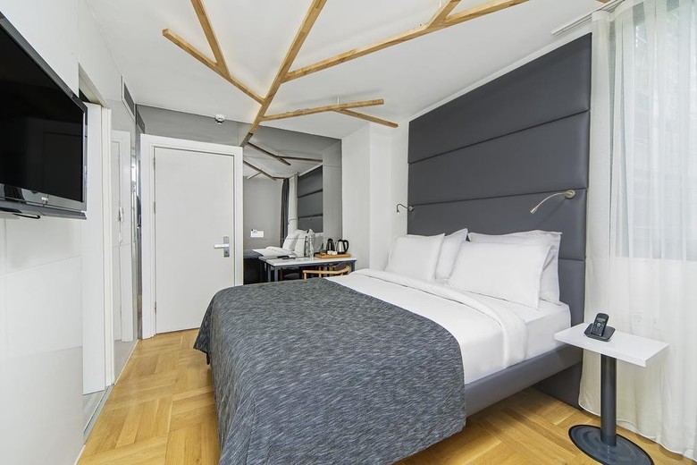 The Purl Hotel