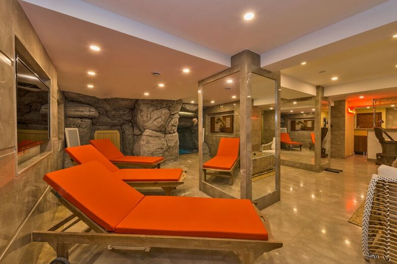 Glorious Hotel