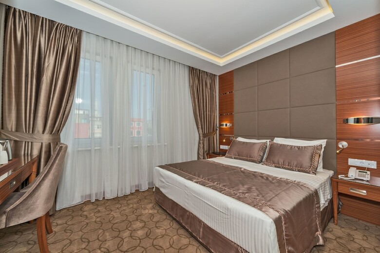 Glorious Hotel