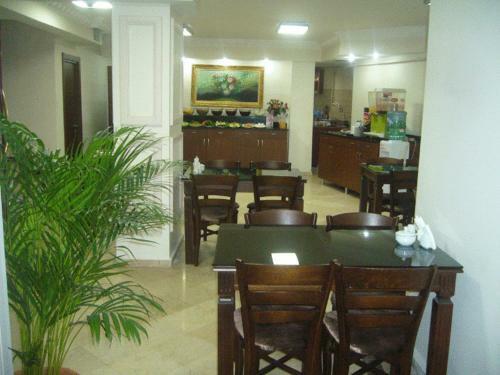 Lyon Hotel