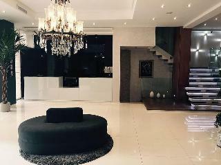 The Seven Hotel And Spa