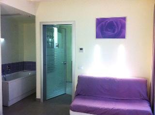 Avenue Hotel