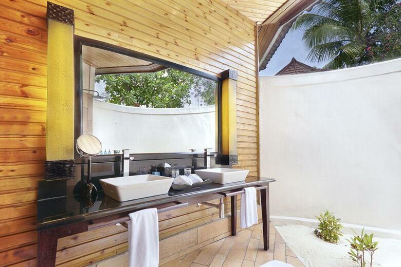Hotel Komandoo Maldives Island Resort