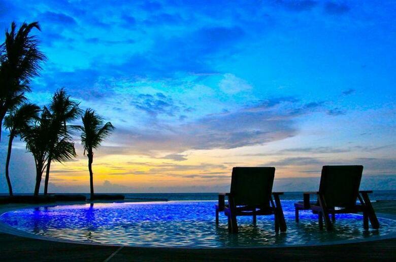 Hotel Komandoo Maldives Island Resort