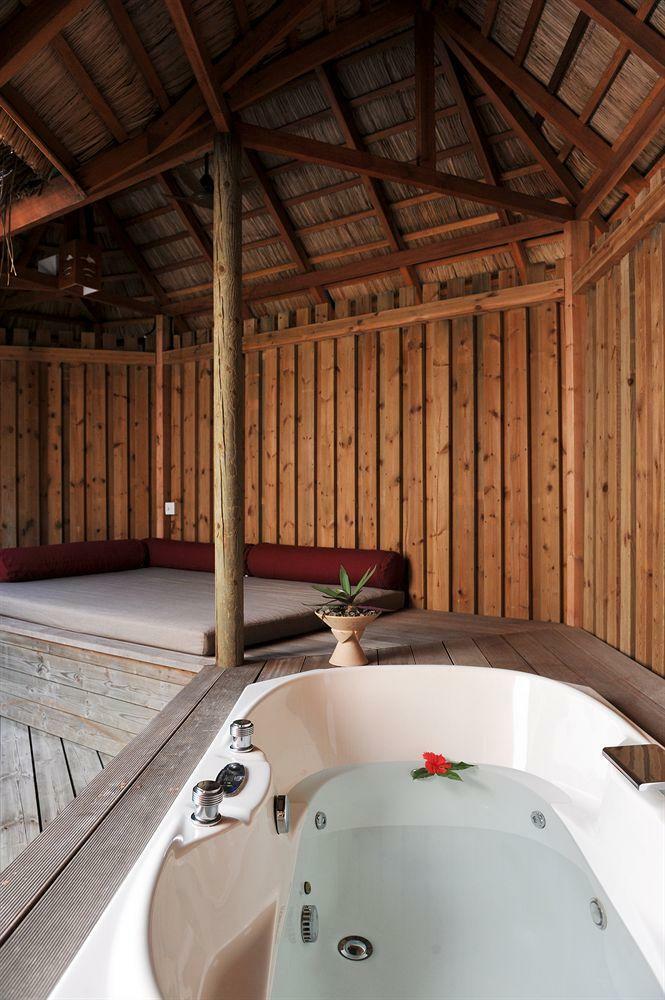 Hotel Komandoo Maldives Island Resort