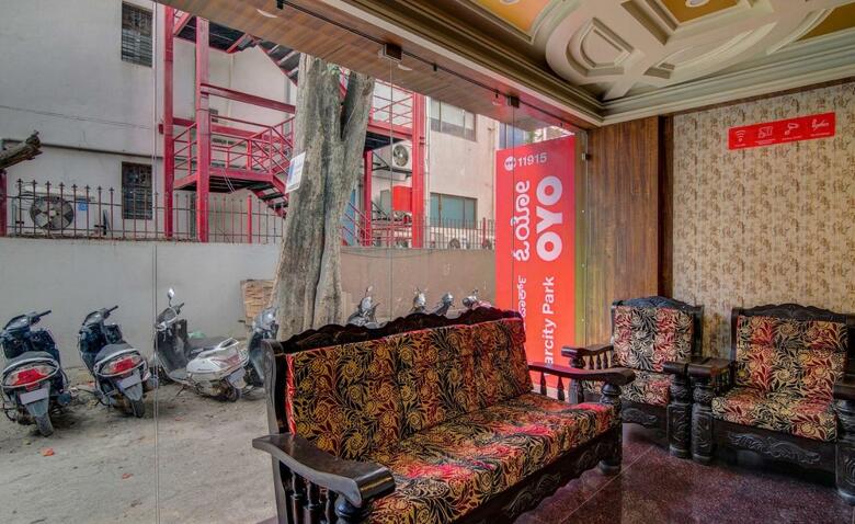 Hotel Oyo 11915 Varcity Park