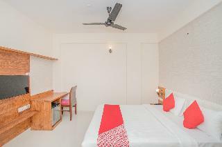 Hotel Oyo 12045 Pinewood Premium Suites