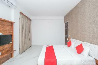 Hotel Oyo 12045 Pinewood Premium Suites