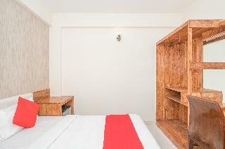 Hotel Oyo 12045 Pinewood Premium Suites