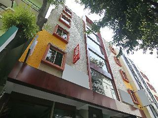 Hotel Oyo 16514 Ivory Pearl
