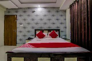Hotel Oyo 16744 Live Inn Castle