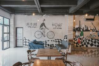 Reddoorz Near Plaza Atrium Senen