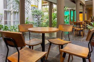 Hotel Collection O 6 Grand Palace Kemayoran