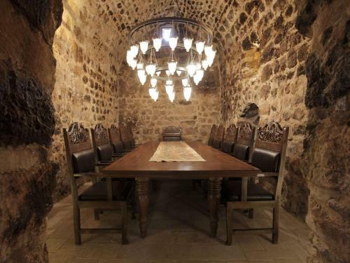 Posada Kasr-i Nehroz Hotel