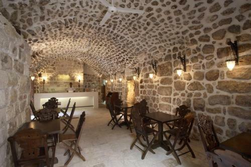 Posada Kasr-i Nehroz Hotel
