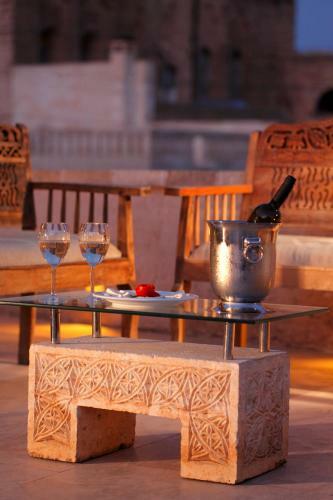 Posada Kasr-i Nehroz Hotel