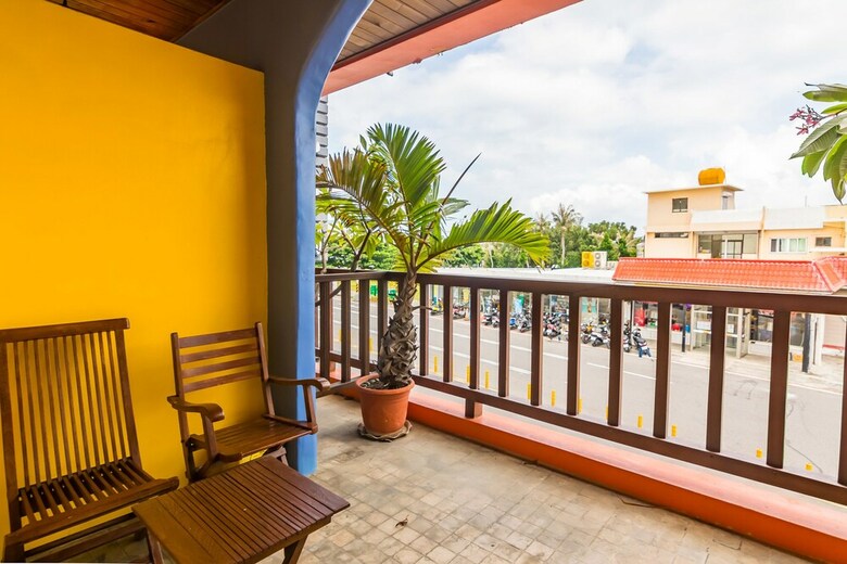 Bed & Breakfast Golden Ocean Azure Hotel