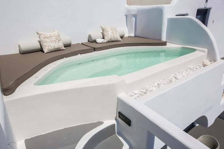 Chic Hotel Santorini