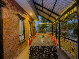 Hotel Hob Nob Garden Resort
