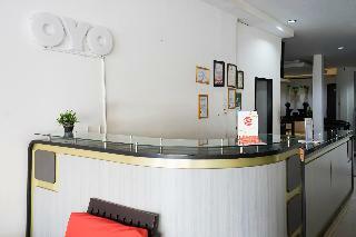 Oyo 844 Surya Hotel