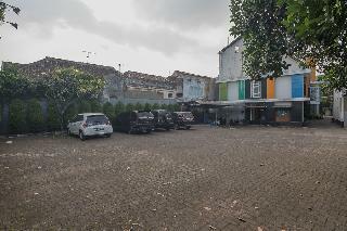 Reddoorz Plus Near Alun Alun Bandung