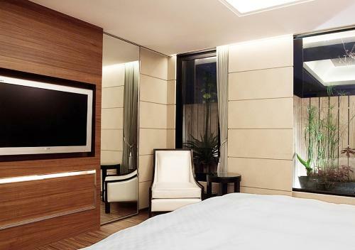 Royal Group Hotel Chun Shan Branch