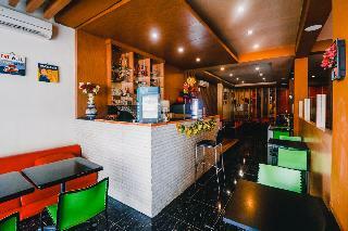 Hotel Reddoorz Plus Near Makassar Town Square