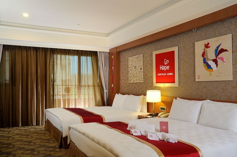E-da Skylark Hotel