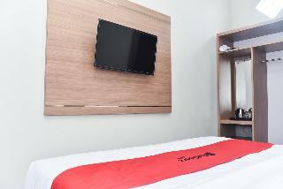 Hotel Reddoorz Plus Near Malang Town Square