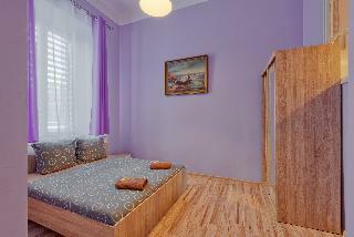 Aparthotel Queens Apartments