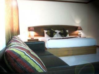 Golden Land Hotel
