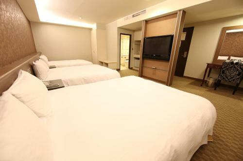 Grand Earl Hotel