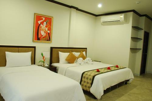 Hostal Phukamala Suite