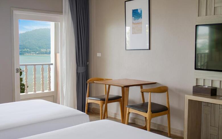 Hotel Aquamarine Resort & Villa
