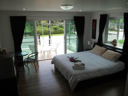 Hostal Lucky 13 Guesthouse