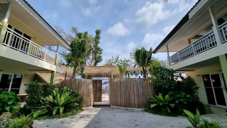 Hotel Ark Bar Beach Resort