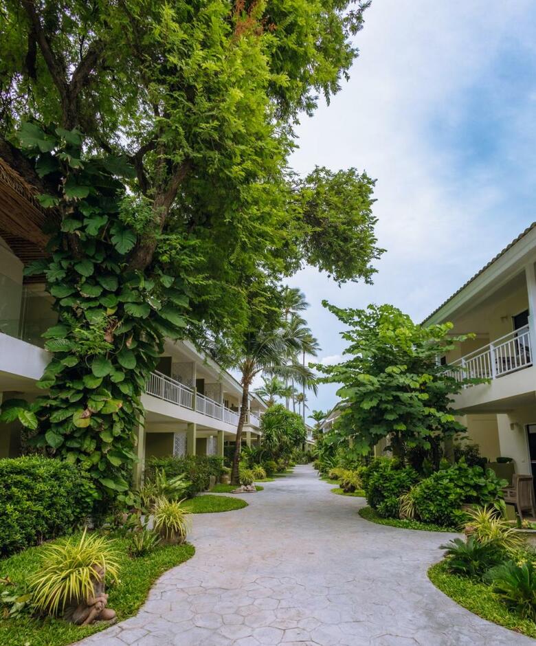 Hotel Ark Bar Beach Resort