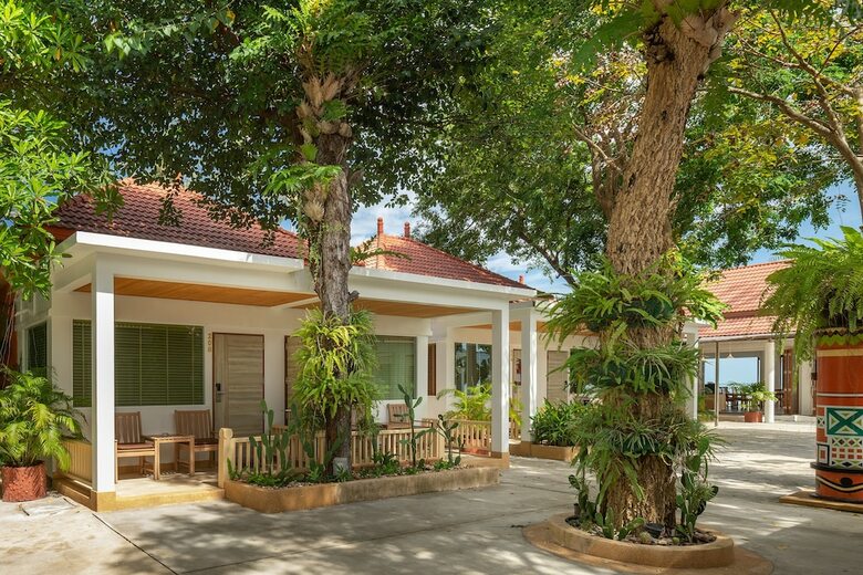 Hotel Chaba Cabana Beach Resort & Spa