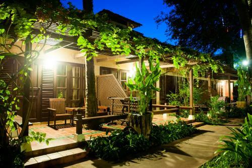 Hotel Montien House