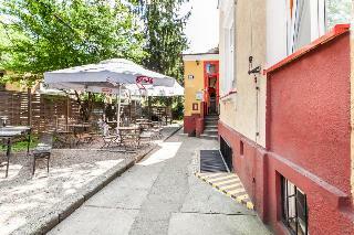 Good Bye Lenin Pub & Garden