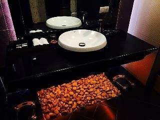 Abc Hotel