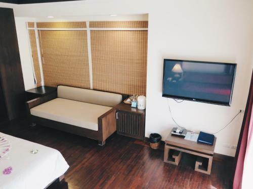 Chaweng Blue Lagoon Hotel