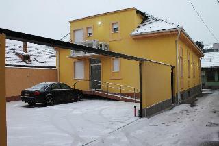 11tica Dm Hotel